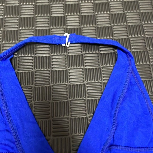 Blue NFL Patriots halter top fits small - Picture 9 of 11